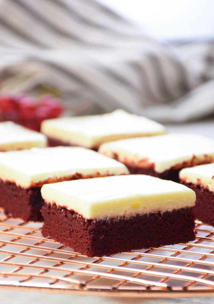 brownie red velvet featured